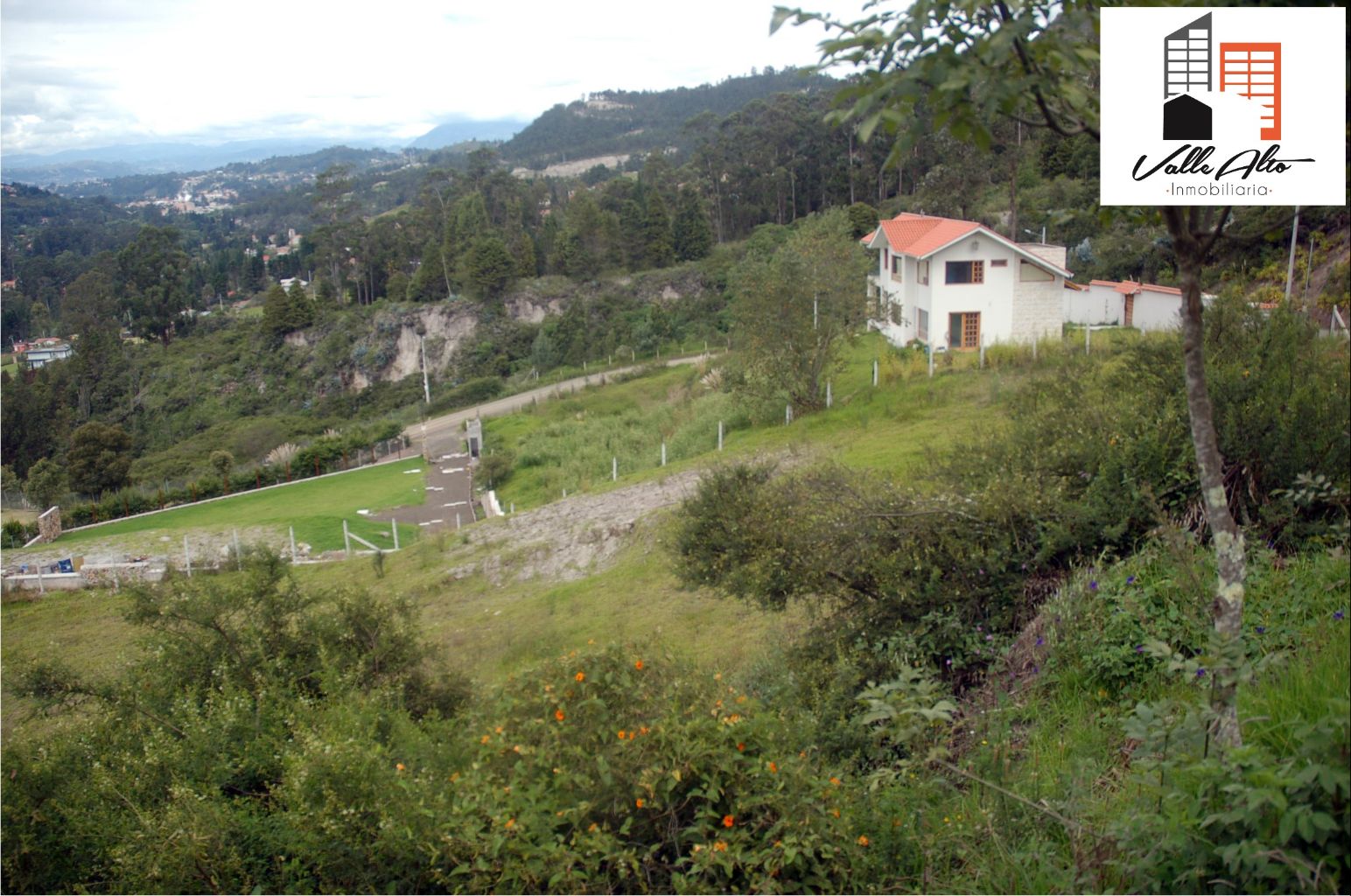 verinmuebles 12612 090 TERRENO AMPLIO Y FUNCIONAL EN CHALLUABAMBA.