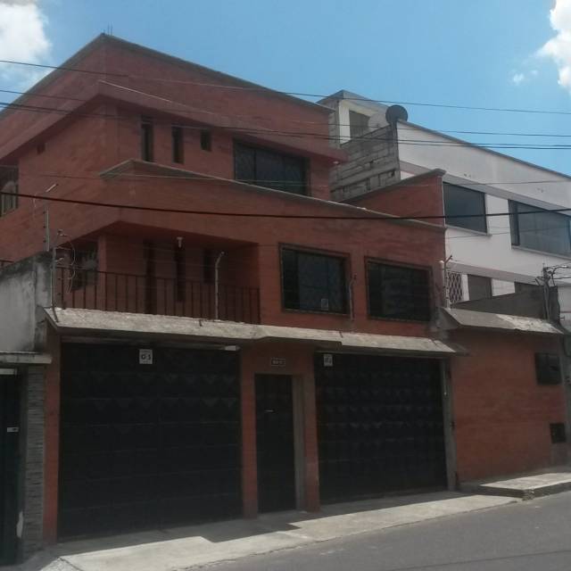 VENDO CASA POR MOTIVO DE VIAJE