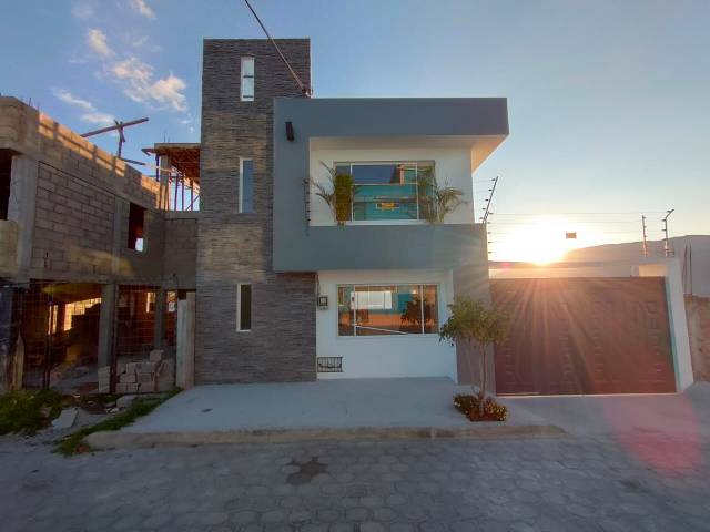 VENTA DE CASA NUEVA SECTOR NORTE DE QUITO