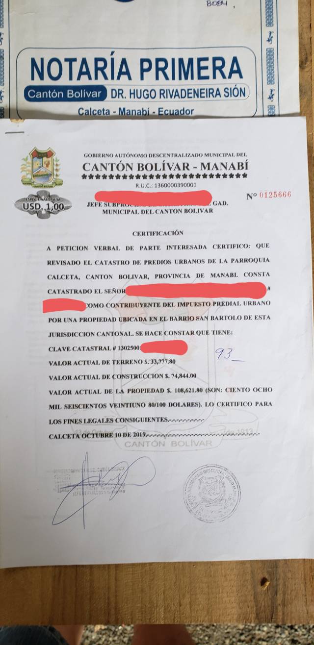 700 m2 Terreno y casa Rentera con 6 Habitaciones 3 Locales  9 Baños Garaje  en Calceta Manabi