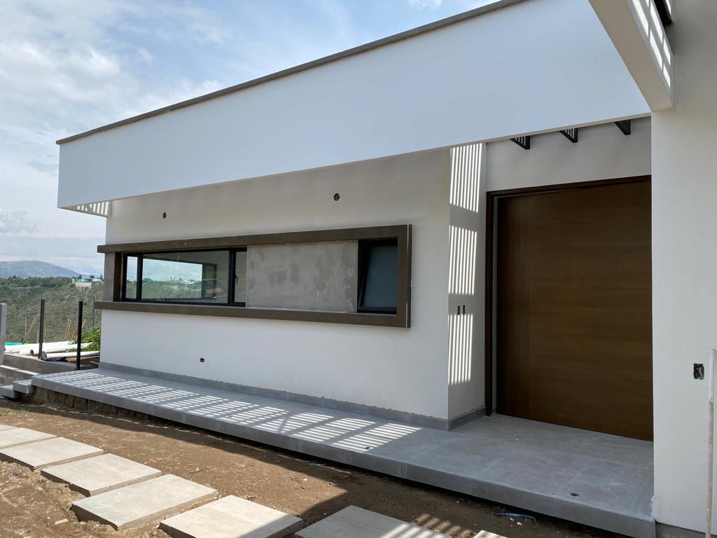 Casa en venta en Tumbaco, con vista al cañón del Chiche