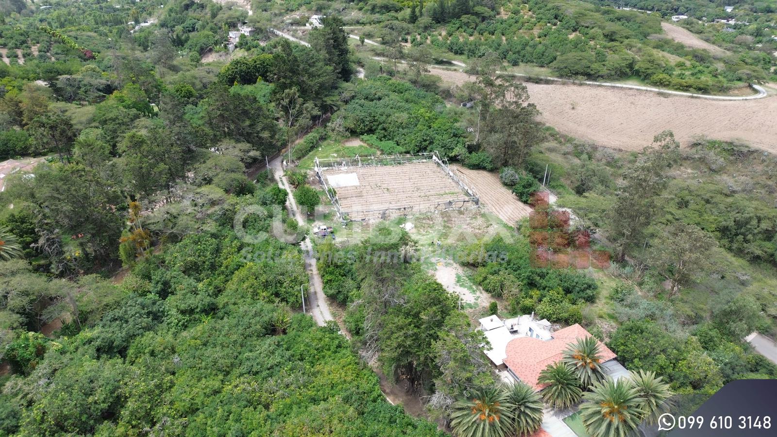 Terreno con hermosa casa de oportunidad en Guayllabamba 8 Hectáreas