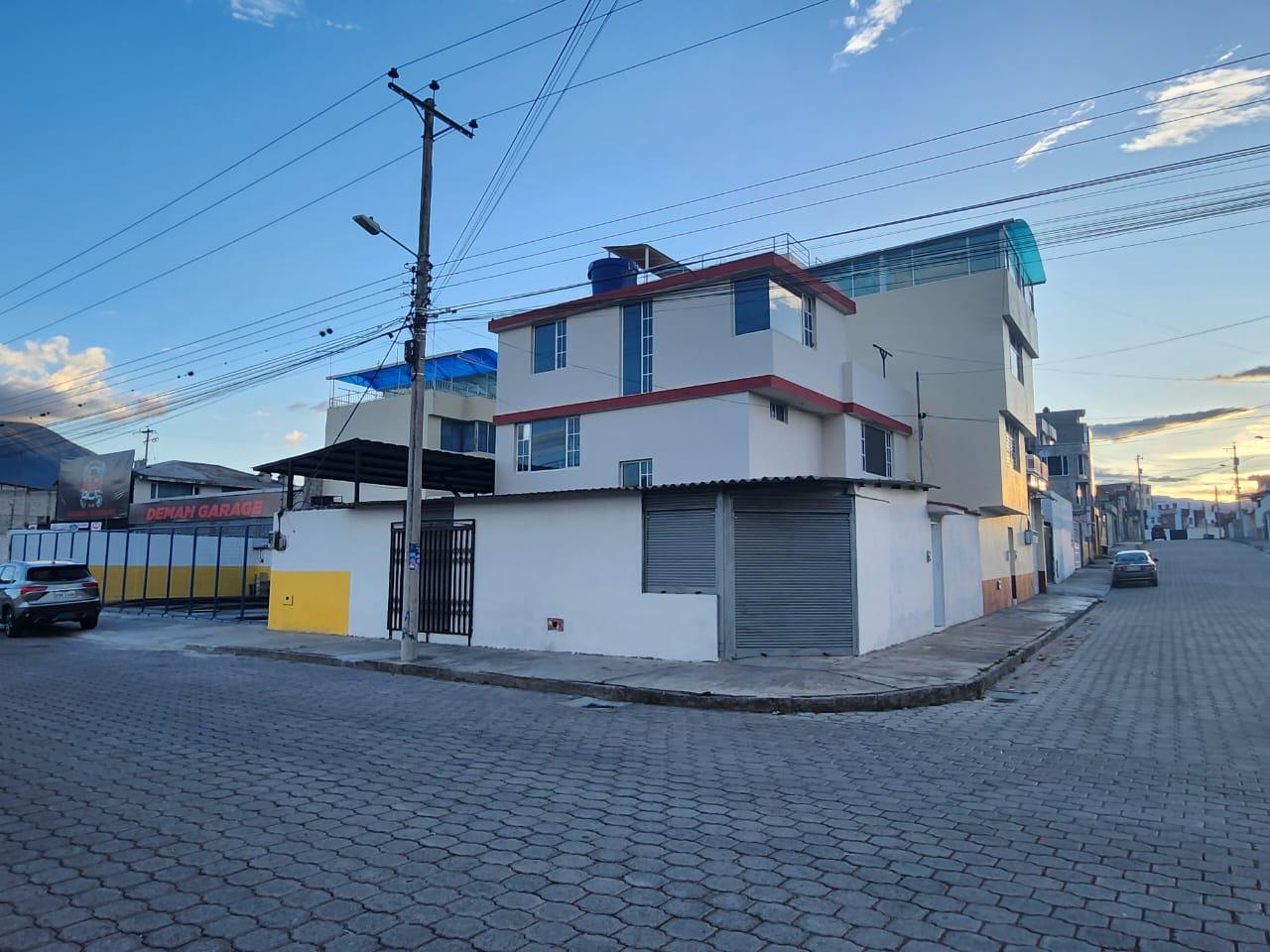 EN VENTA CASA COMERCIAL EN IBARRA