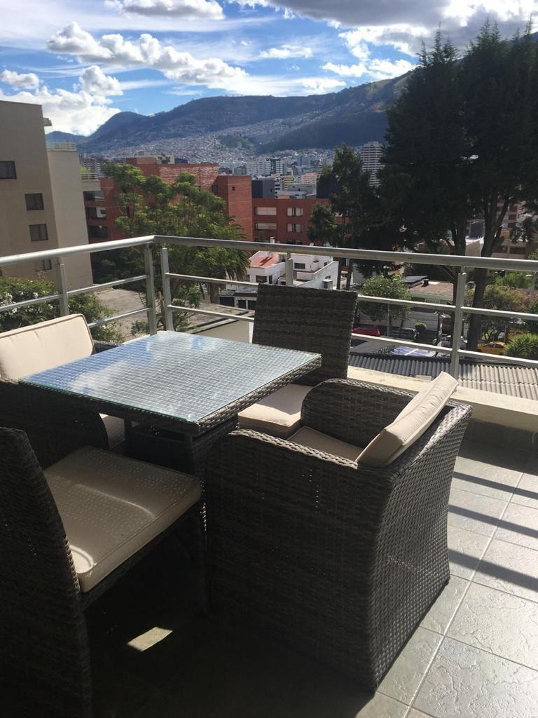 Departamento con terraza en venta en la Calle Humboldt, sector González Suárez