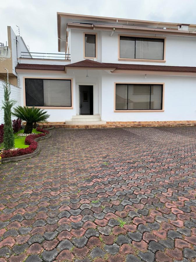 VENDO CASA EN LOS CHILLOS, 3 dormitorios, 3 baños