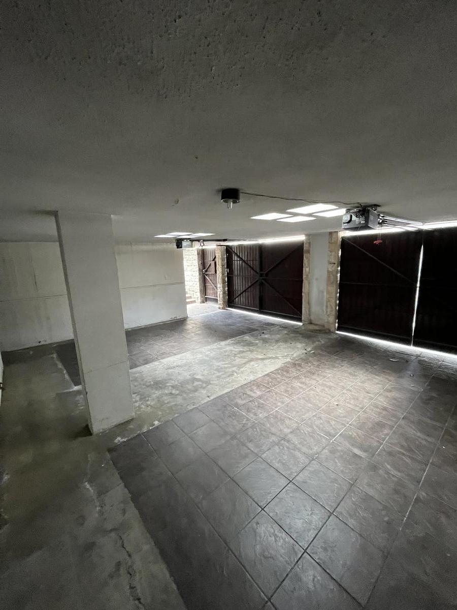 Casa en  venta, esquinera, dos departamentos totalmente independientes. Sector El Batán Pr