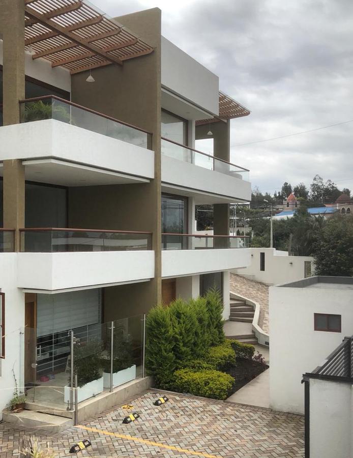 VENTA DPTOS DE OPORTUNIDAD CON BALCÓN O TERRAZA Nayón Valle Colores