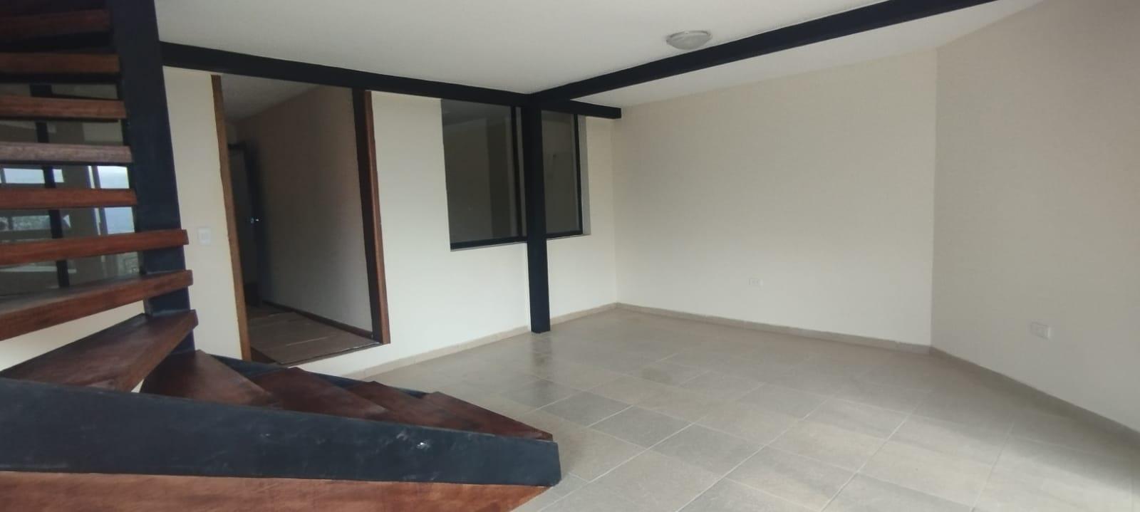 OPORTUNIDAD DE VENTA CASA EN CUMBAYA