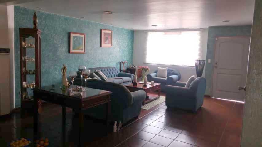 Oportunidad villa en venta Urb. Privada, sector Monay Shopping $110.000