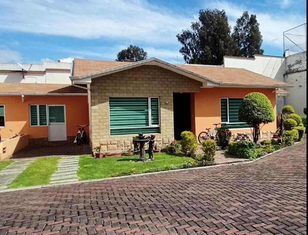 EN VENTA CASA DE UNA PLANTA CON JARDIN EN CONJUNTO CON PISCINA SECTOR SAN GABRIEL