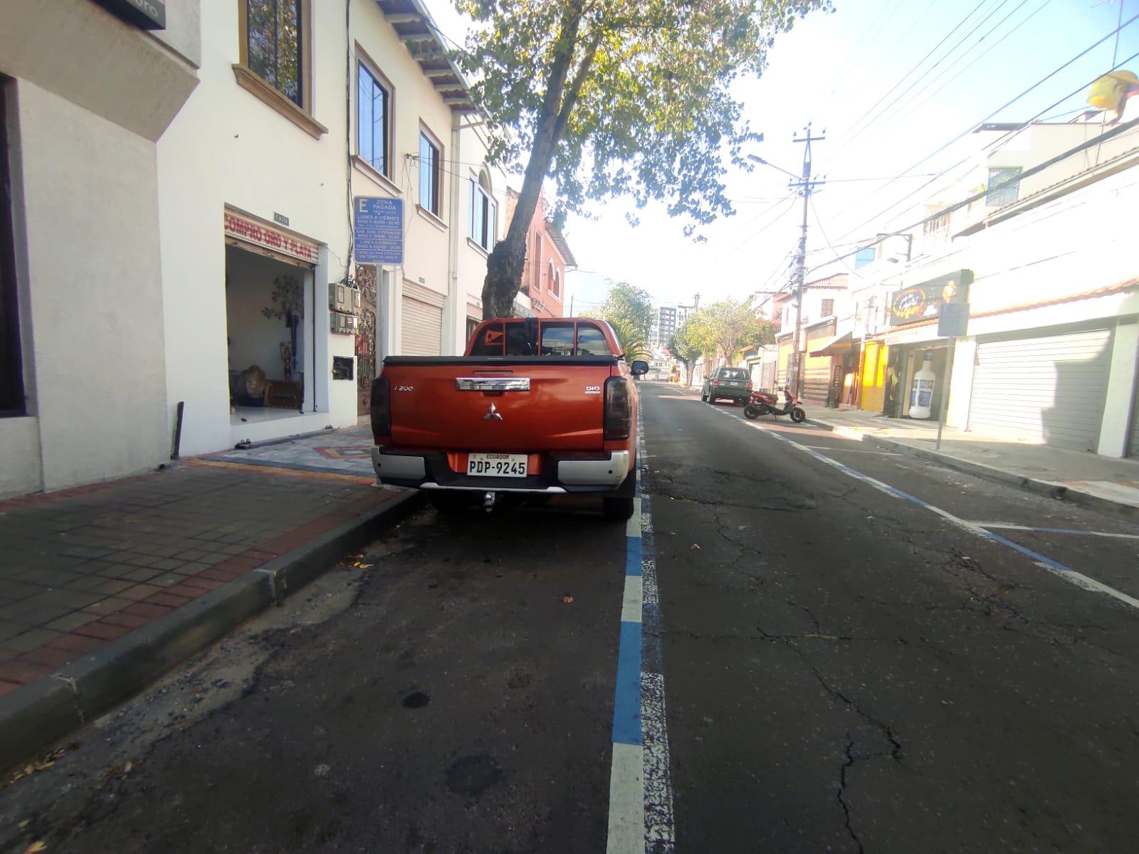 Oficina en  la Mariscal en calle Joaquin Pinto y Amazonas