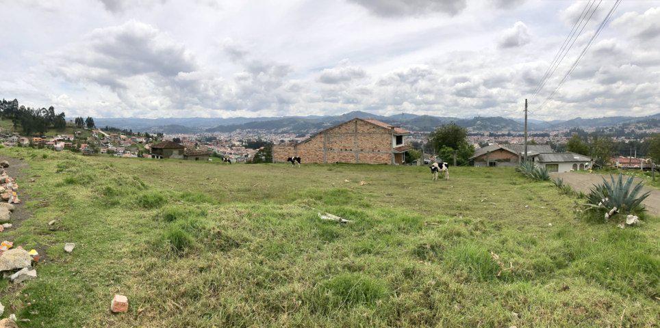 Terreno plano en venta 980m2 a 3 cuadras del Hotel Oro Verde