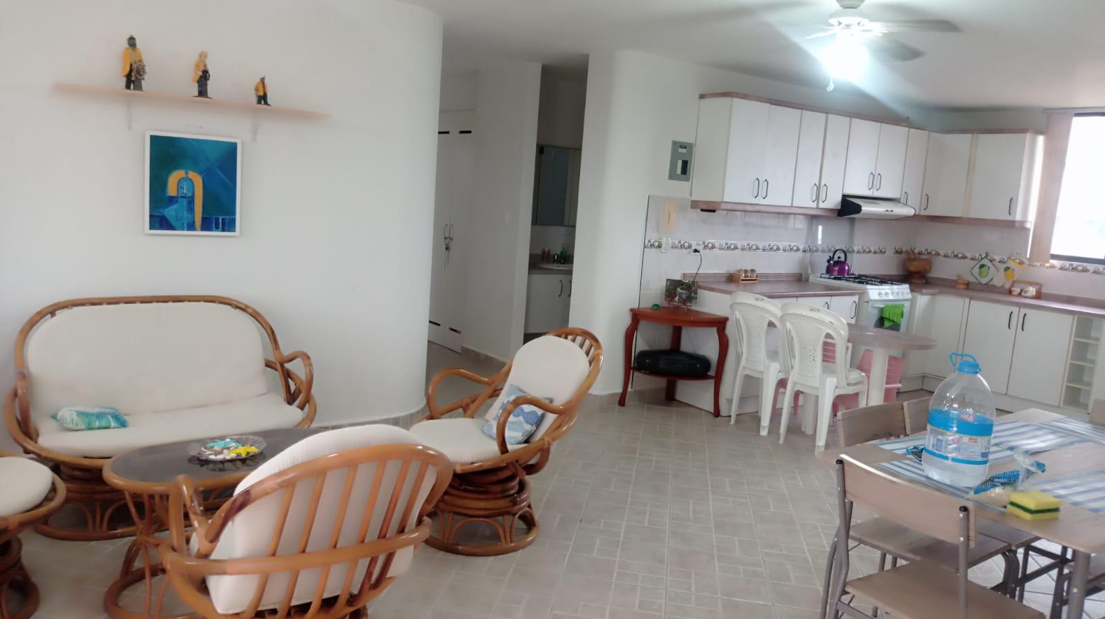 Venta departamento en Tonsupa  con balcón en Diamond Beach