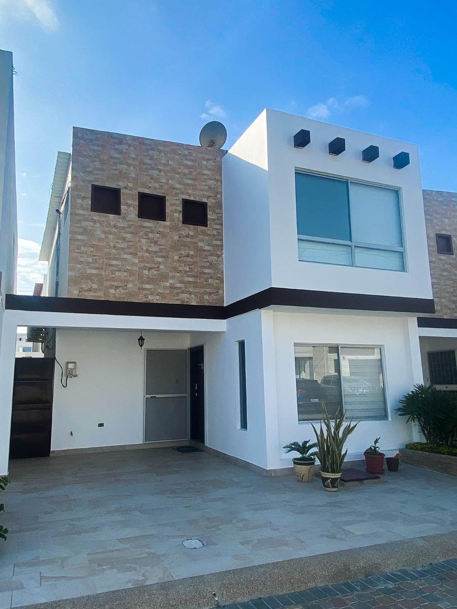 VENDO CASA AMOBLADA  EN  CONJUNTO  MALECÓN  DE SALINAS