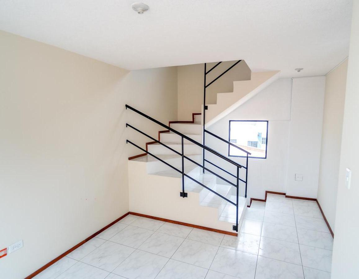 CASA DE VENTA EN CONJUNTO PRIVADO, CALDERON