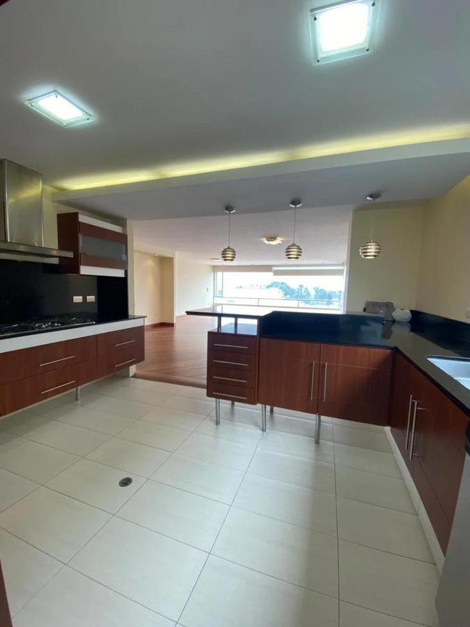 Departamento en Venta Sector Quito Tennis - Parque Suecia