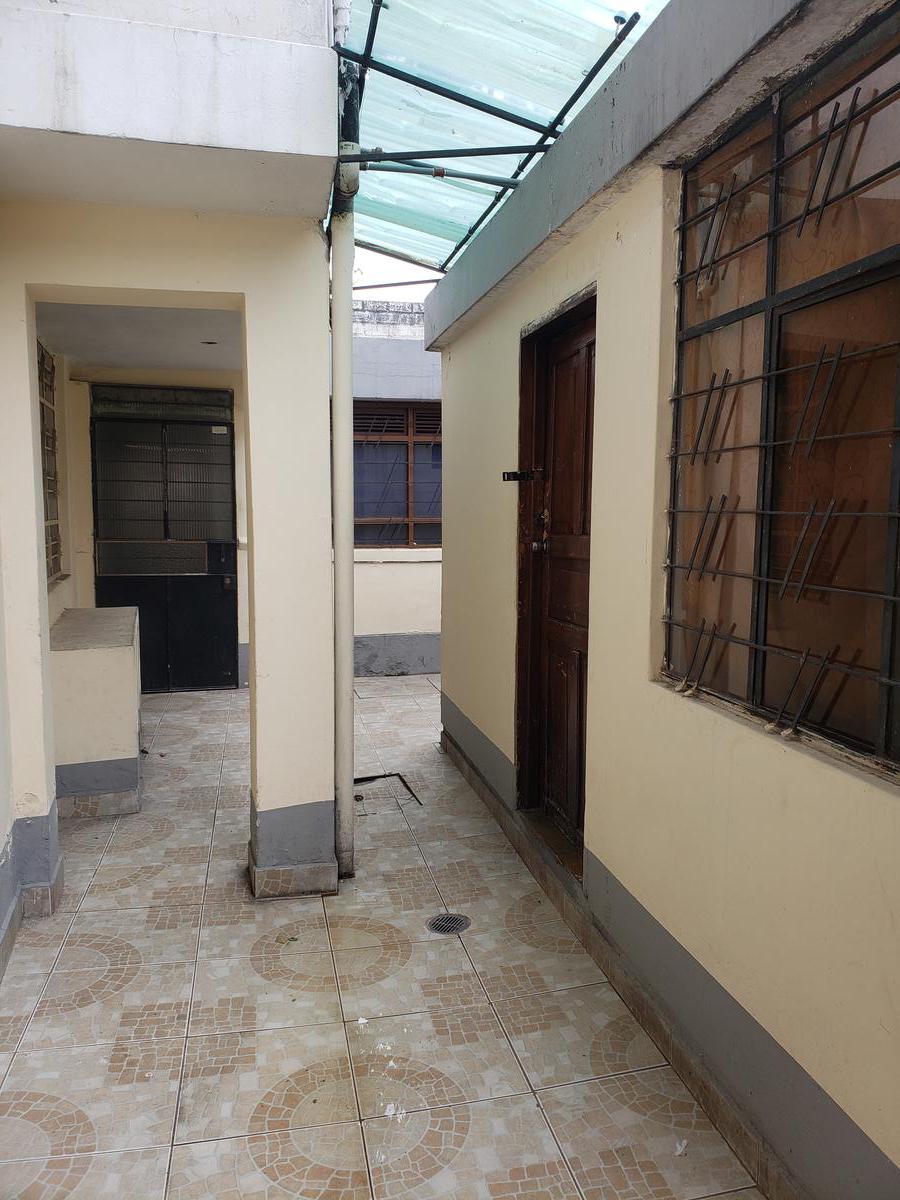 Vendo Casa Amplia con departamentos - Norte de Quito La Concepción