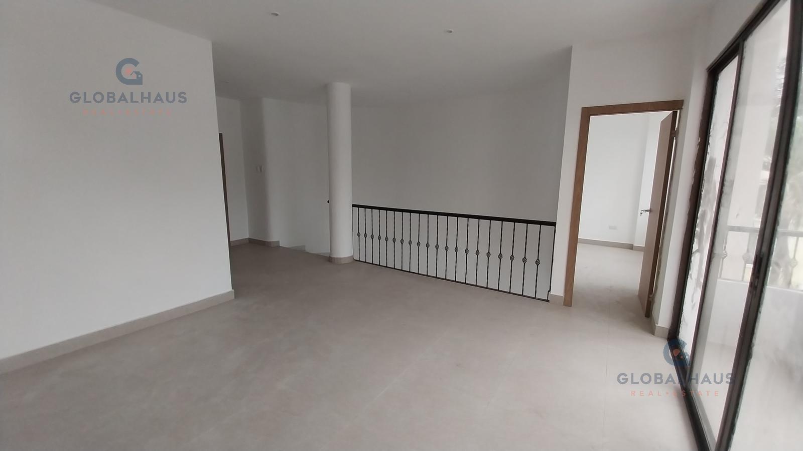 Venta o Alquiler de Casa, Urb. Aquamarina, 7 Habitaciones, Vista al Lago D.A.