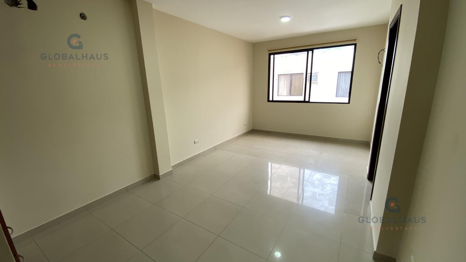 Venta de Casa  en Urbanización Portovita, Vía a la Costa, 3 Habitaciones V.B.