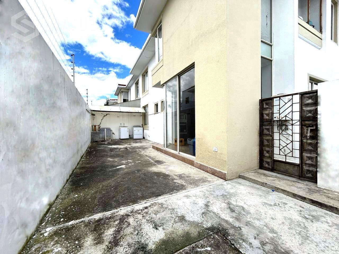 Vendo casa en conjunto con dorm. en PB, sector La Armenia II, 5 Dorm., 3 garajes, 234m, $175.000