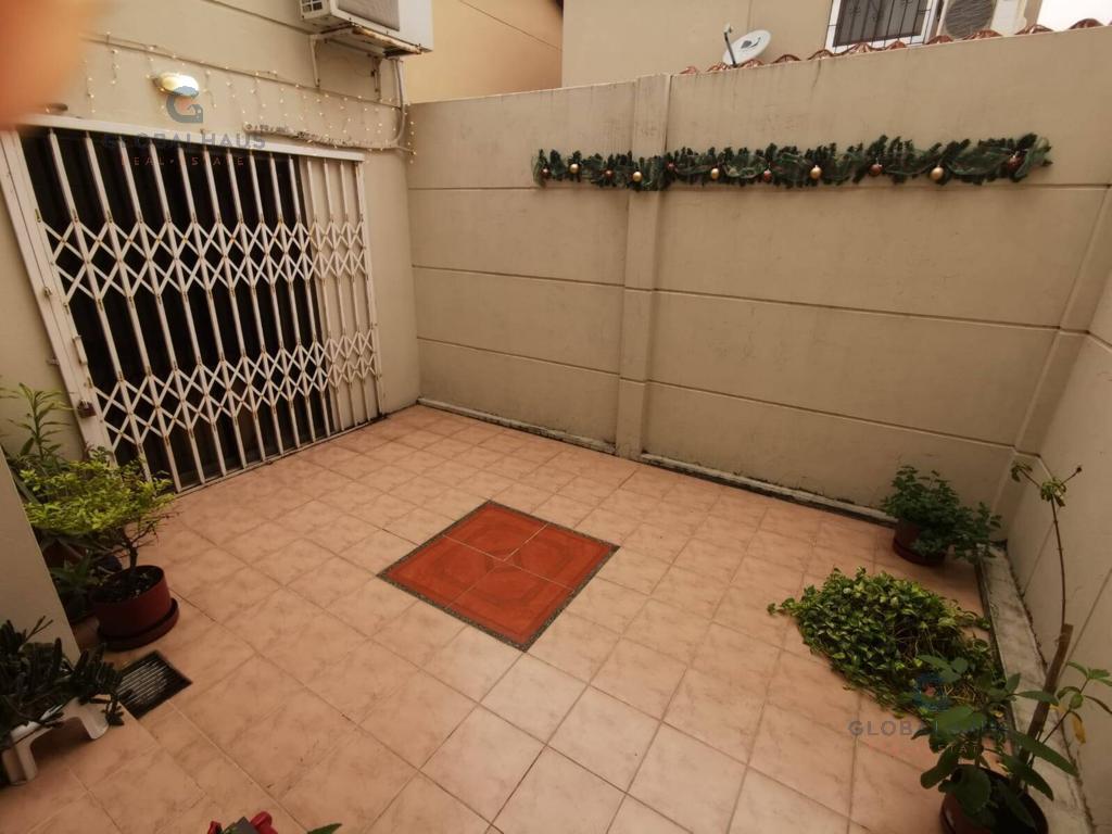 Venta de Casa en Urb. La Joya con 4 Habitaciones  P.A.