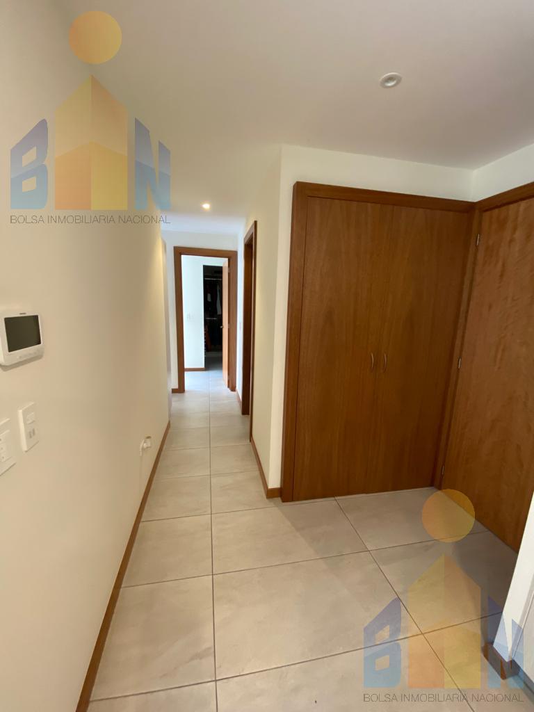 DEPARTAMENTO EN VENTA (CUMBAYA - LA VIÑA)