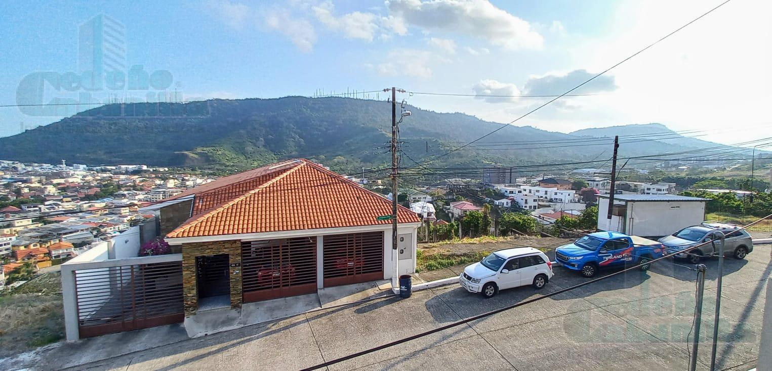 VENDO LINDA CASA EN LAS CUMBRES SECTOR ALTO