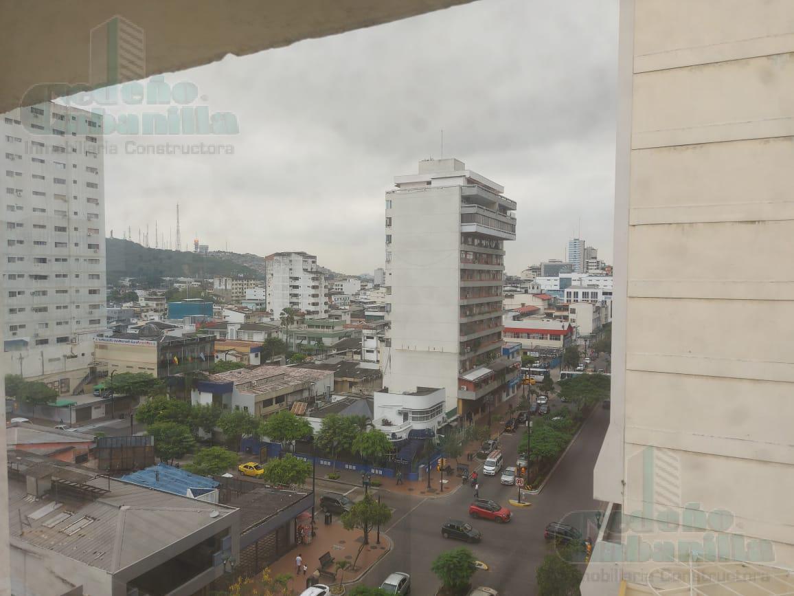 VENTA DE AMPLIO PISO PARA OFICINA EN LA CALLE 9 DE OCTUBRE