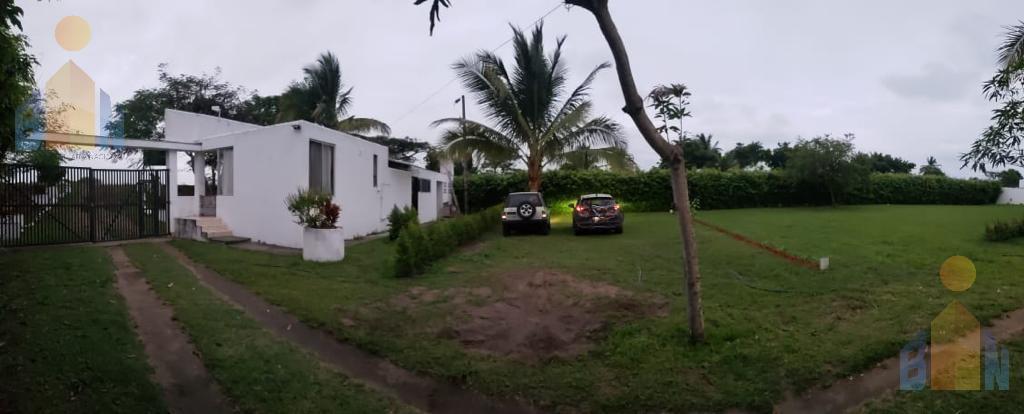 VENDO CASA COJIMIES CONJUNTO ELEGANTE FRENTE A LA PLAYA