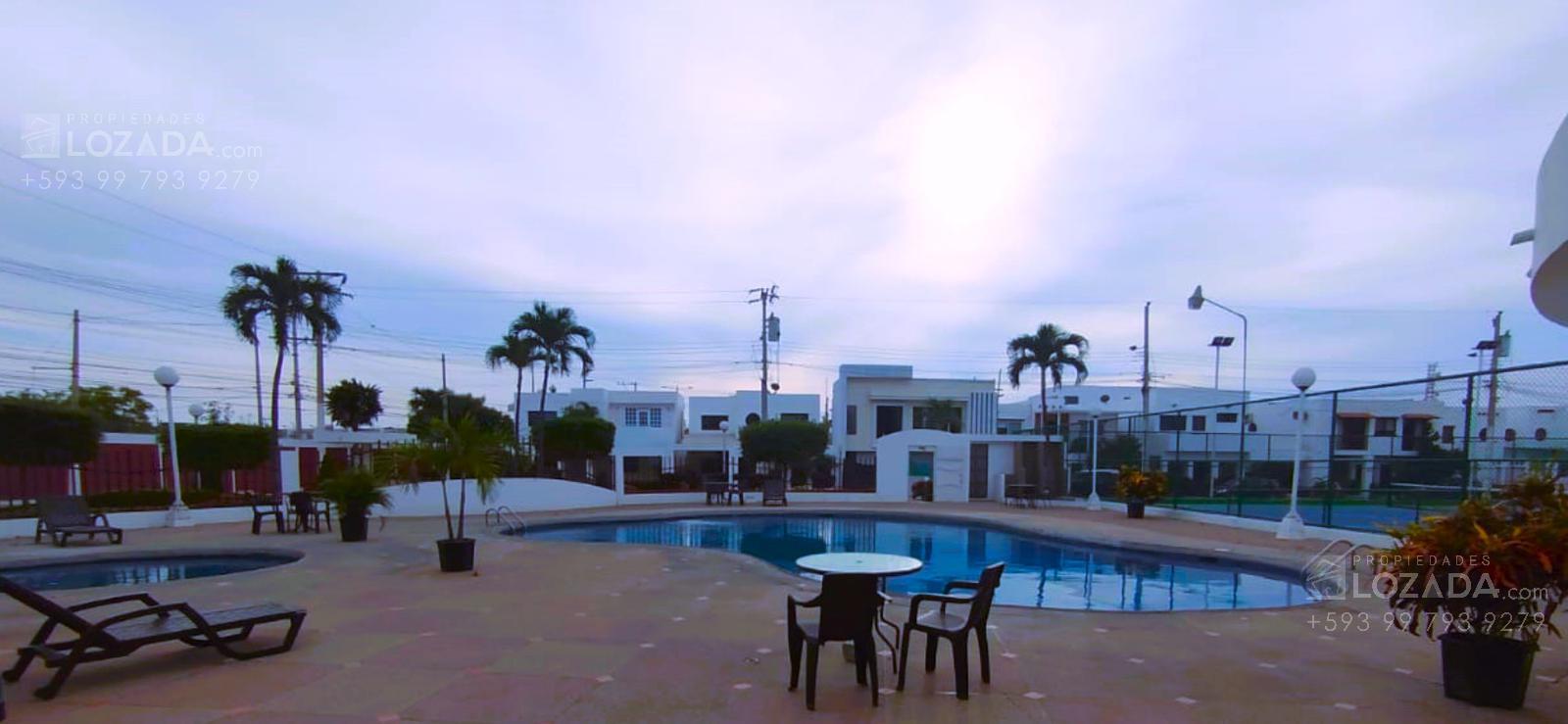 Vendo Casa en Urbanización Privada Salinas Costa de Ecuador