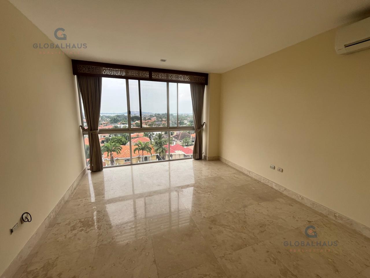 Venta de Departamento con 3 Habitaciones en Urb. Guayaquil Tenis M.H.