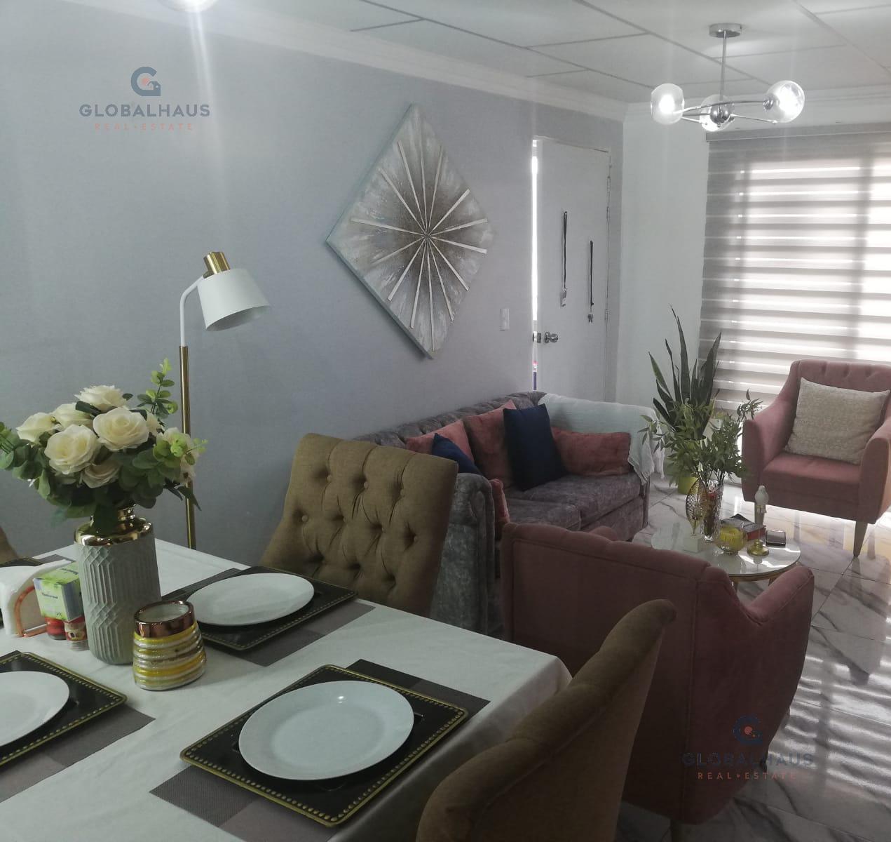 Venta de Departamento  en Villas del Rey con 2 Habitaciones M.n