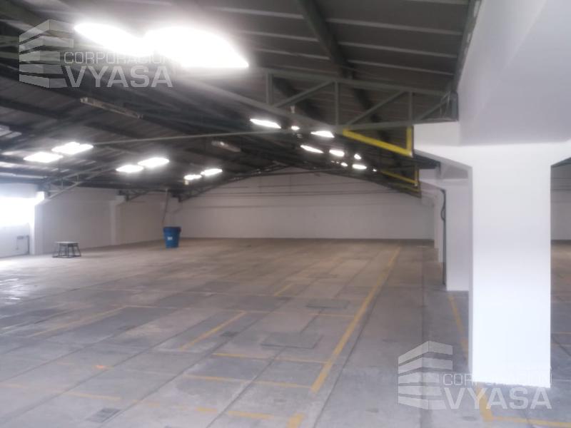 EL CONDADO - BODEGA EN MEZZANINE DE RENTA DE 765 m2