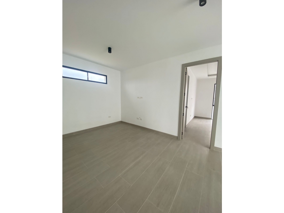 VENTA CASA POR ESTRENAR EN URBANIZACION EL CONDADO