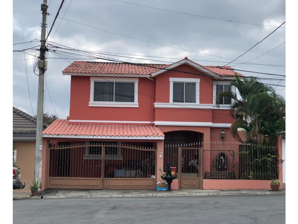 VENDO HERMOSA CASA ENPUERTO AZUL