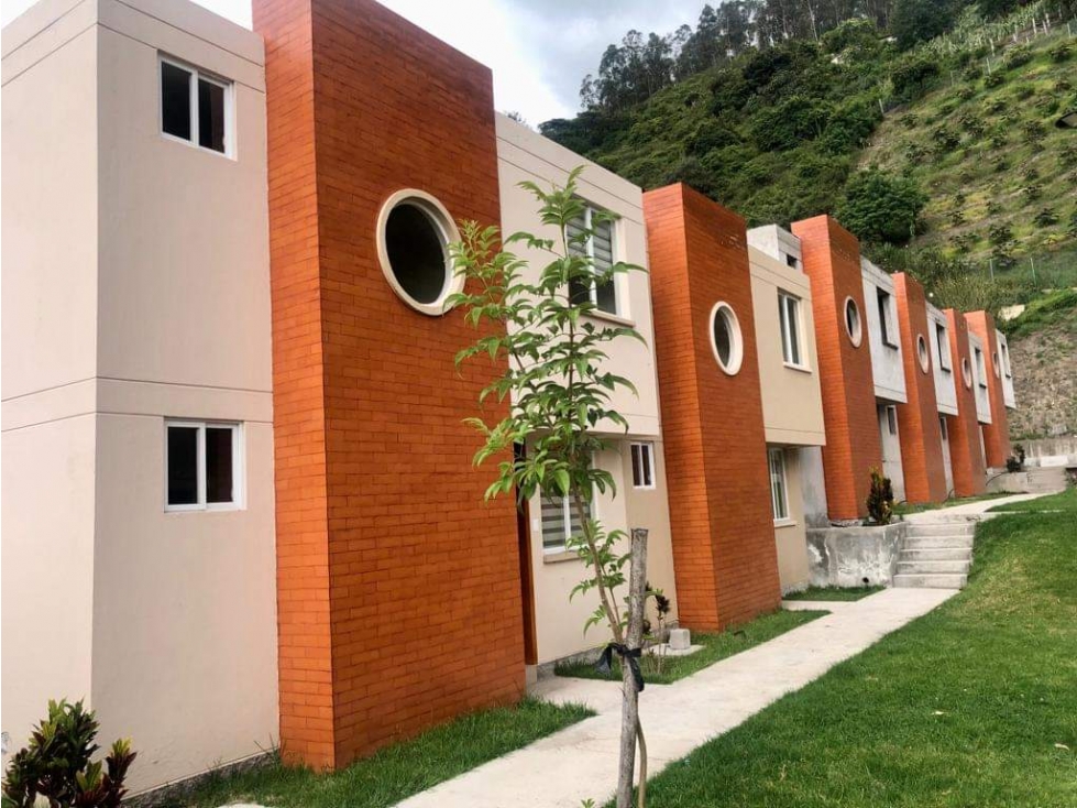 CASAS EN VENTA EN LA CIUDAD DE IBARRA SECTOR UNIVERSIDAD CATOLICA AN