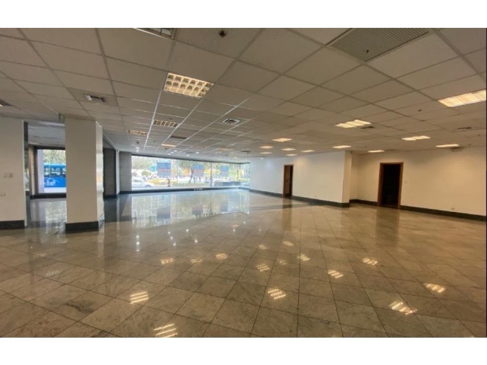 Arriendo Local comercial renta Quito Centro Norte, Carolina 311 m2