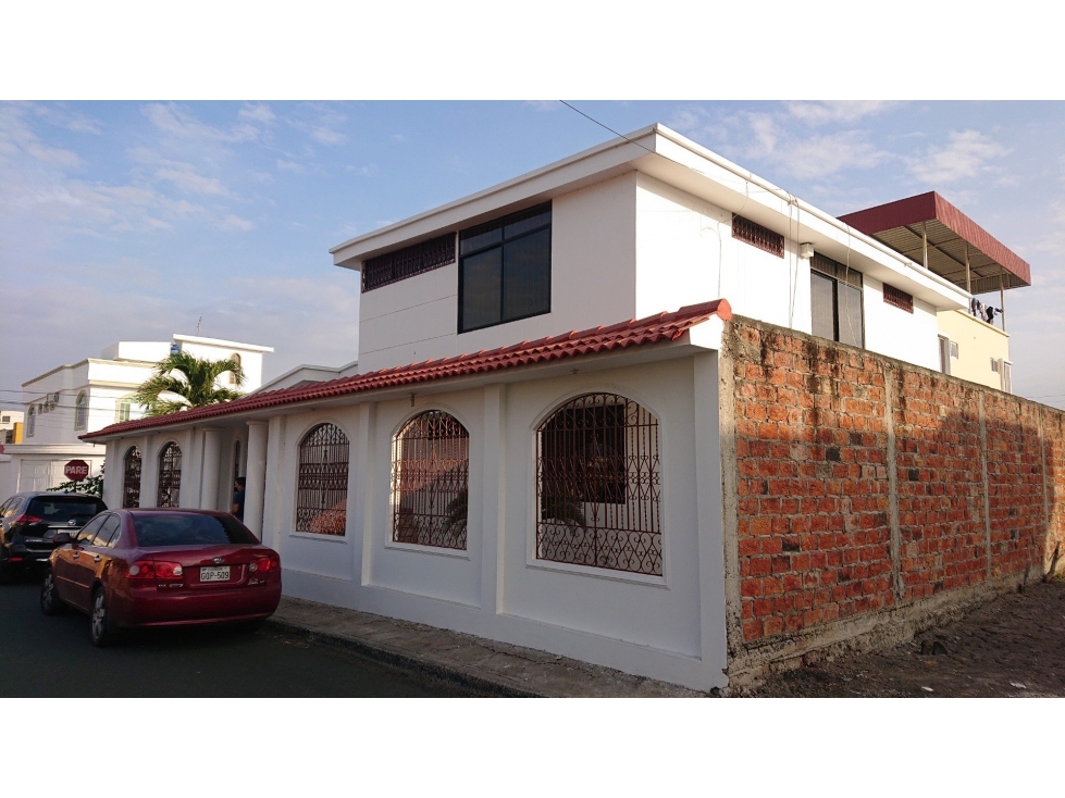 En venta hermosa casa en Manta 2000