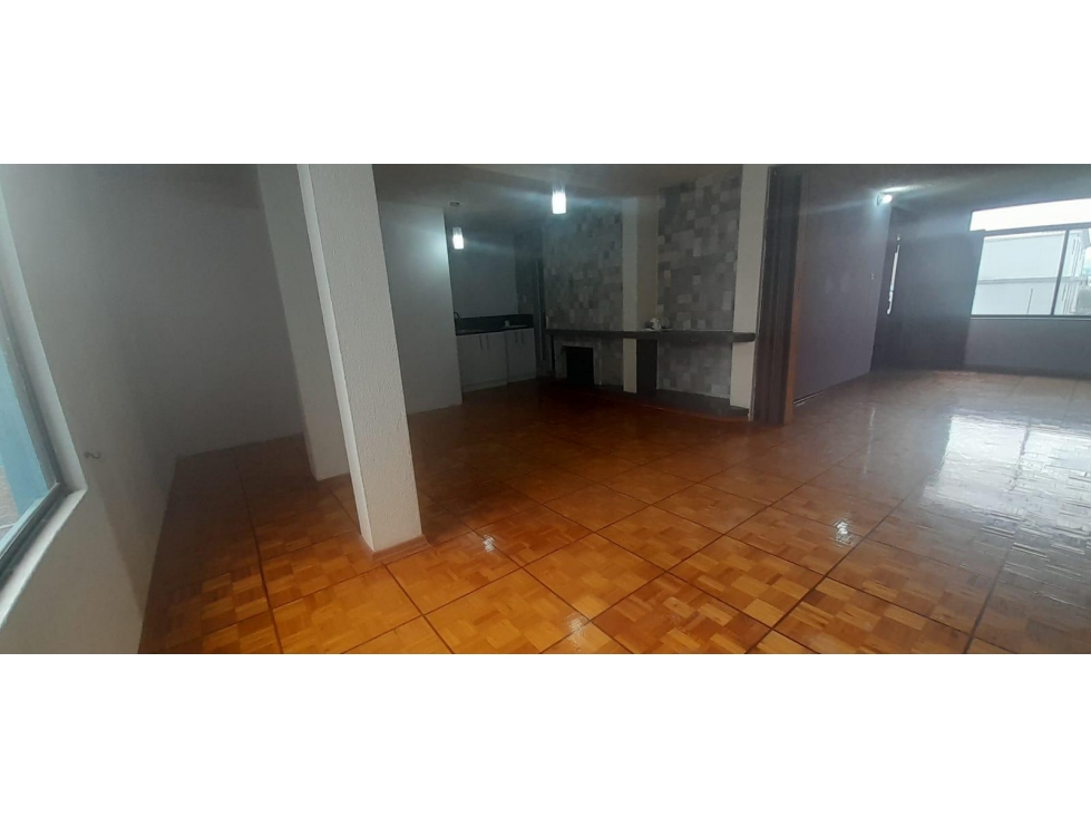 Rumipamba, Oficina, 70 m2, 2 ambientes, 1 baño, 1 parqueadero