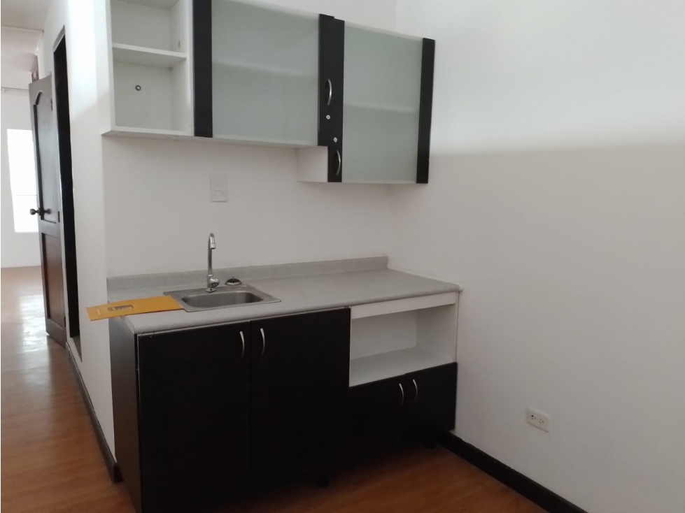 Jipijapa, Oficina, 180 m2, 4 ambientes, 2 baños, 1 parqueadero