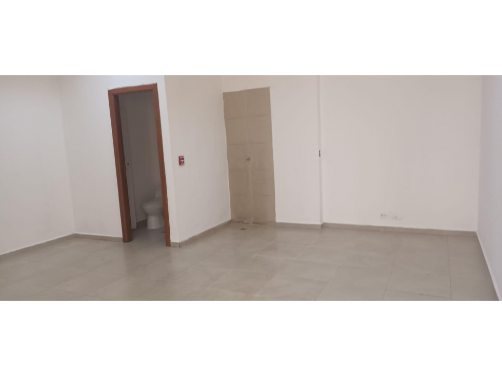 El Batán, Local en renta, 120 m2, 2 ambientes, 1 baño, 1 parqueadero