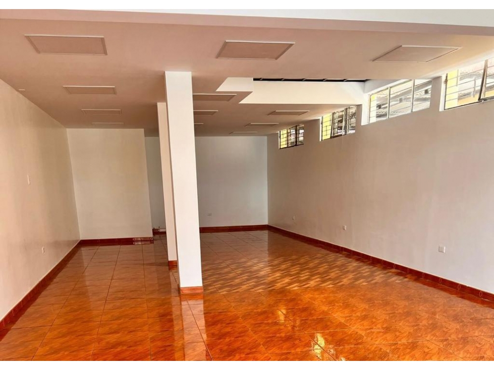 La Pradera, Local Comercial en renta, 71 m2, 3 ambientes, 1 baño, 2 parqueaderos