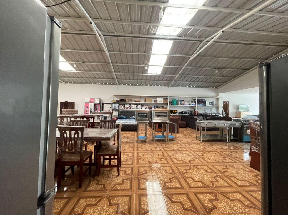 Yaruqui, Local Comercial en renta, 400 m2, 2 ambientes, 1 baño, 10 parqueaderos