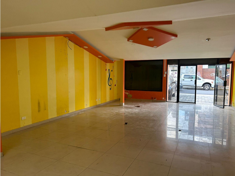 La Mariscal, Local Comercial en renta, 200 m2, 1 ambiente, 2 baños, 2 parqueaderos