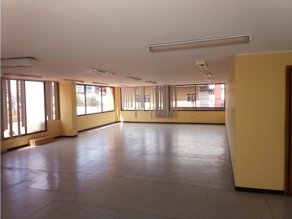 La Mariscal, Oficina en renta, 93 m2, 1 ambiente, 1 baño