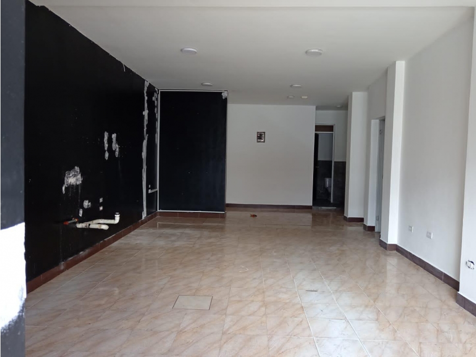 La Kennedy, Local Comercial en renta, 75 m2, 1 ambiente, 2 baños