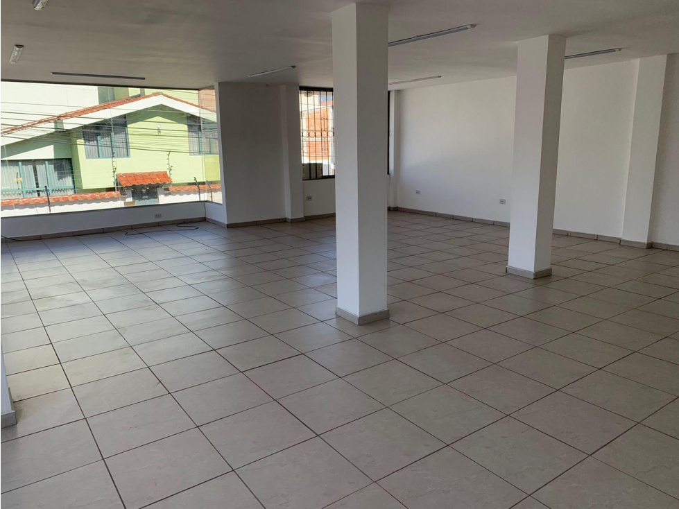 El Inca, Local Comercial en  Renta,290m2, 7 Ambientes.