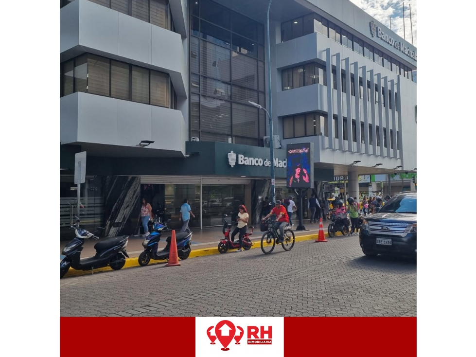 OFICINA EN ARRIENDO EN LA CALLE ROCAFUERTE, MACHALA