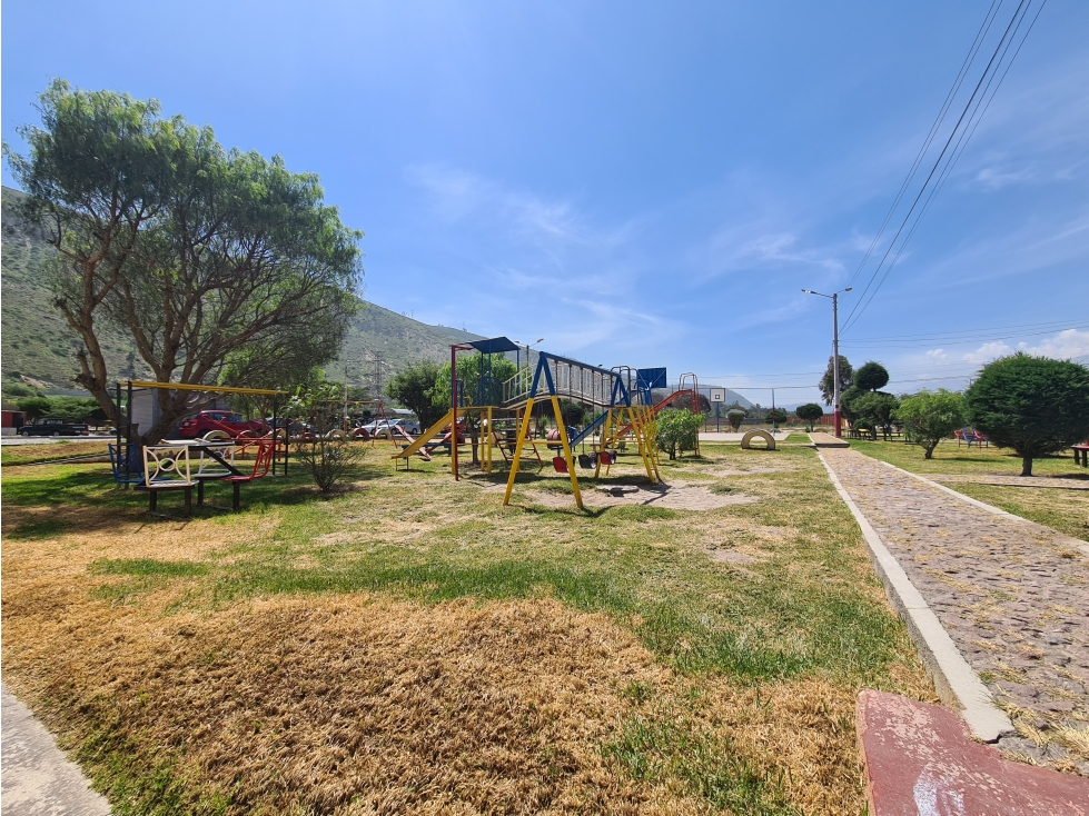 VENTA CASA CONJUNTO, MITAD DEL MUNDO, NORTE QUITO