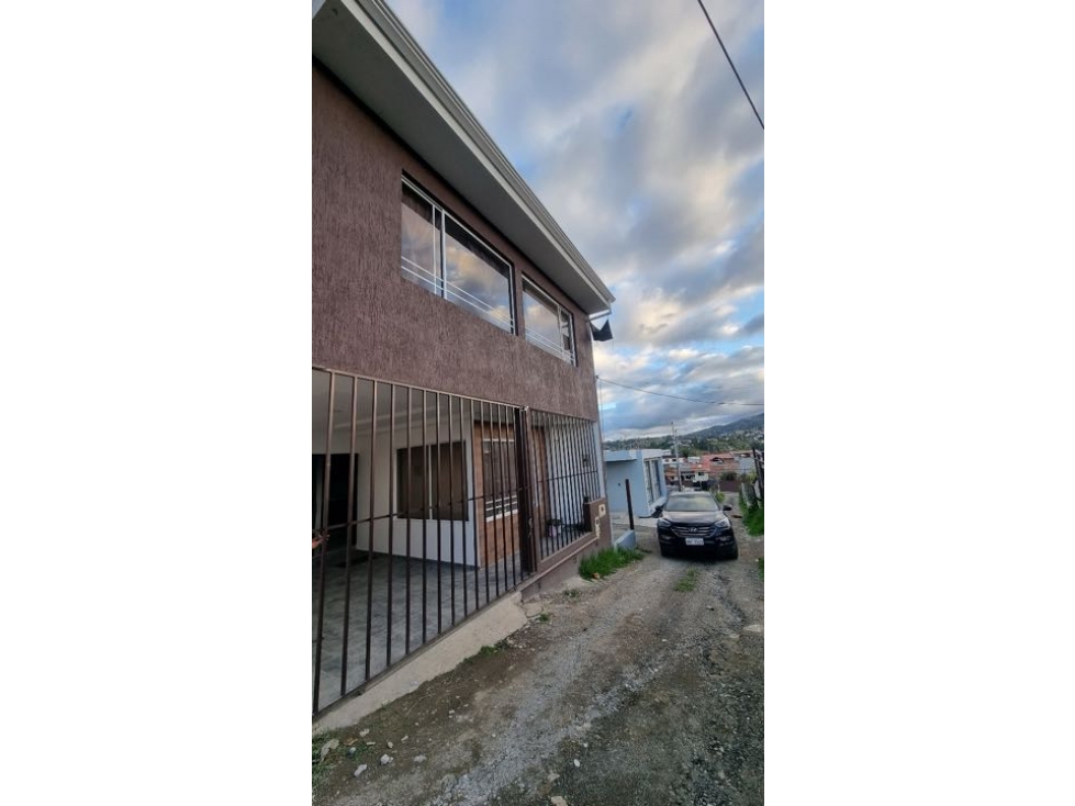 CASA EN VENTA SECTOR GUANCAY DEL VALLE